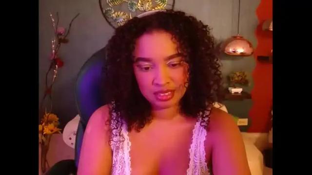 Image 2 of goddess__athenaa Stream on Chaturbate on 16 months ago