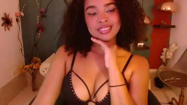 Image 12 of goddess__athenaa Stream on Chaturbate on 16 months ago
