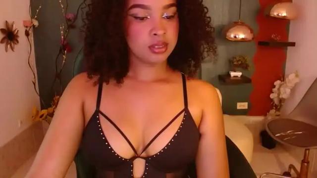 Image 7 of goddess__athenaa Stream on Chaturbate on 16 months ago