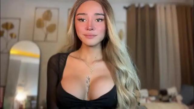 Image 8 of goddess_alexa1 Stream on Chaturbate on 3 days ago