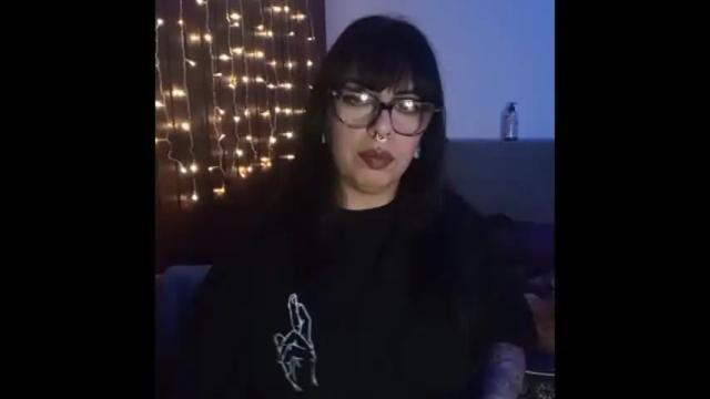 Image 3 of goddess_dina Stream on Chaturbate on 14 days ago