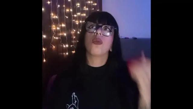 Image 8 of goddess_dina Stream on Chaturbate on 14 days ago