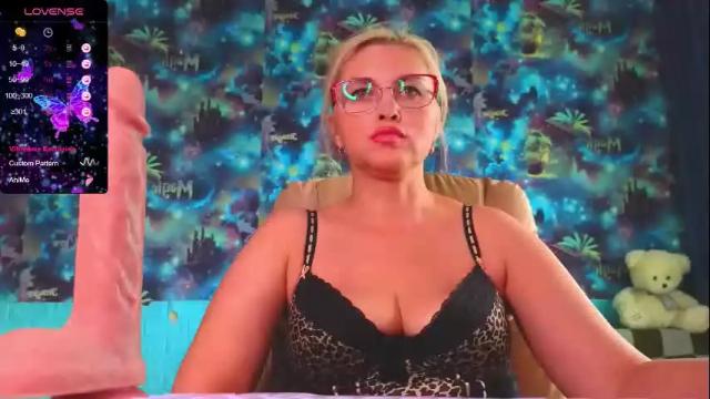 Image 6 of goddess_isabella11 Stream on Chaturbate on 14 days ago