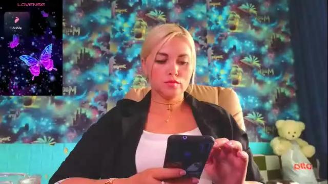 Image 11 of goddess_isabella11 Stream on Chaturbate on 11 days ago
