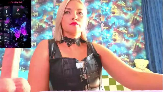 Image 12 of goddess_isabella11 Stream on Chaturbate on 5 days ago