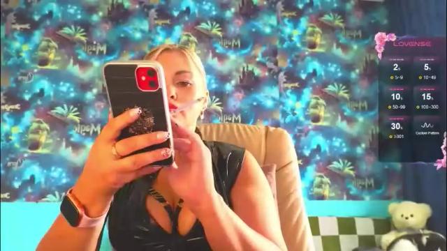 Image 3 of goddess_isabella11 Stream on Chaturbate on 2 months ago