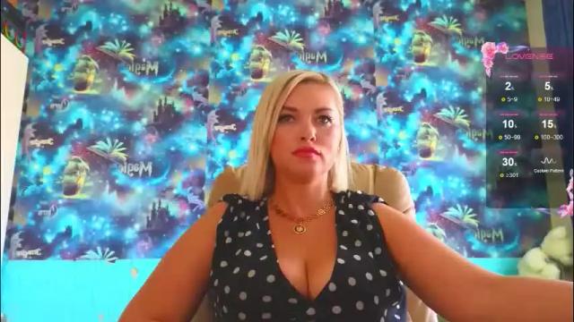 Image 4 of goddess_isabella11 Stream on Chaturbate on 2 months ago