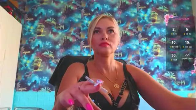 Image 3 of goddess_isabella11 Stream on Chaturbate on 2 months ago