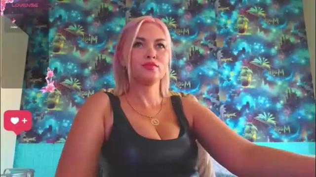 Image 7 of goddess_isabella11 Stream on Chaturbate on 1 month ago