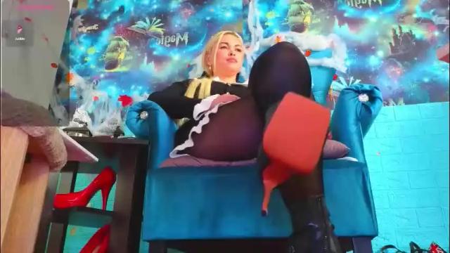 Image 4 of goddess_isabella11 Stream on Chaturbate on 2 days ago