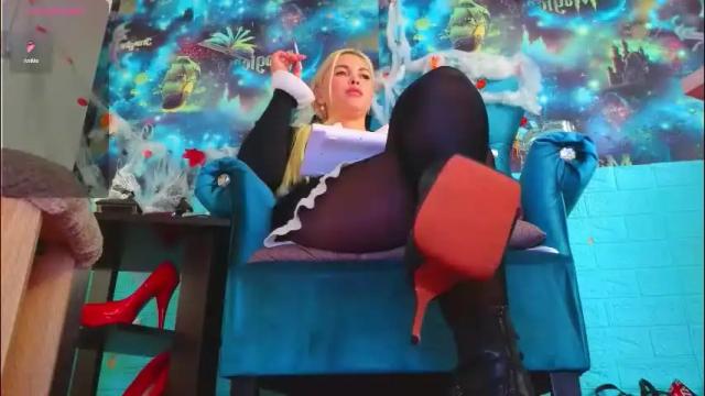 Image 7 of goddess_isabella11 Stream on Chaturbate on 2 days ago