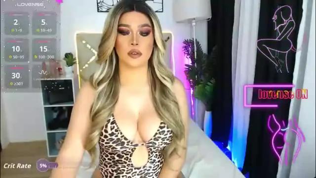 Image 6 of goddess_lykafox Stream on Chaturbate on 1 month ago
