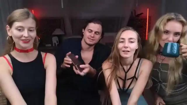 Image 6 of goddess_marylin Stream on Chaturbate on 13 months ago