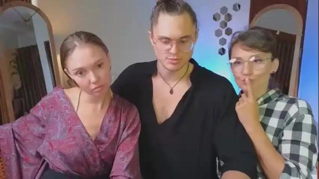 Image 6 of goddess_marylin Stream on Chaturbate on 2 months ago