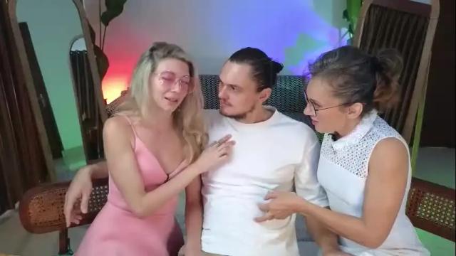 Image 2 of goddess_marylin Stream on Chaturbate on 2 days ago
