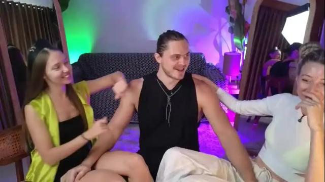 Image 6 of goddess_marylin Stream on Chaturbate on 1 month ago