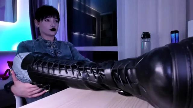 Image 10 of goddess_misha Stream on Chaturbate on 17 months ago