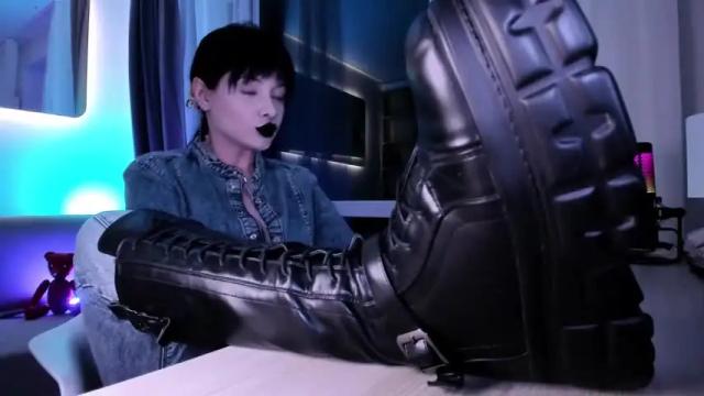 Image 6 of goddess_misha Stream on Chaturbate on 17 months ago