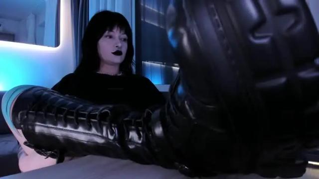 Image 7 of goddess_misha Stream on Chaturbate on 15 months ago