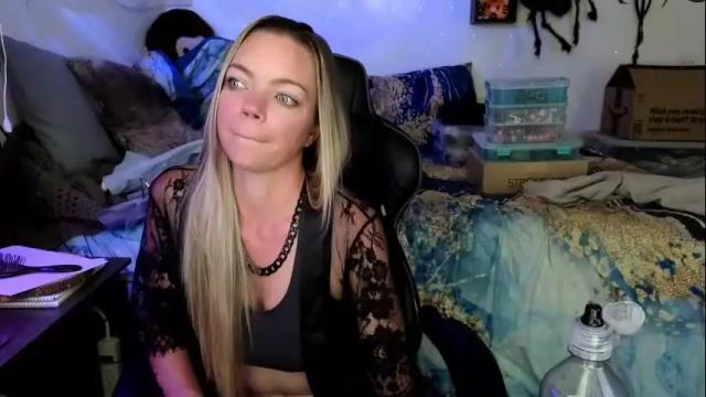 Image 12 of goddess_of_mars Stream on Chaturbate on 2 days ago