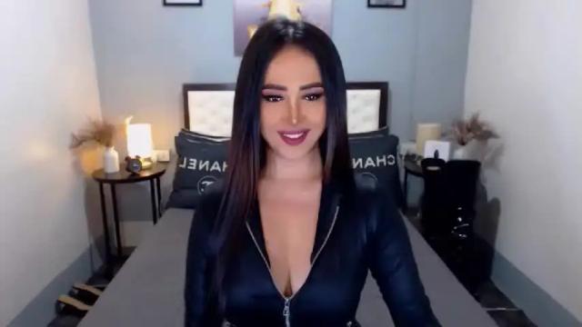 Image 2 of goddesscalieborga Stream on Chaturbate on 17 months ago