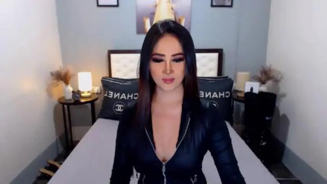Image 11 of goddesscalieborga Stream on Chaturbate on 16 months ago