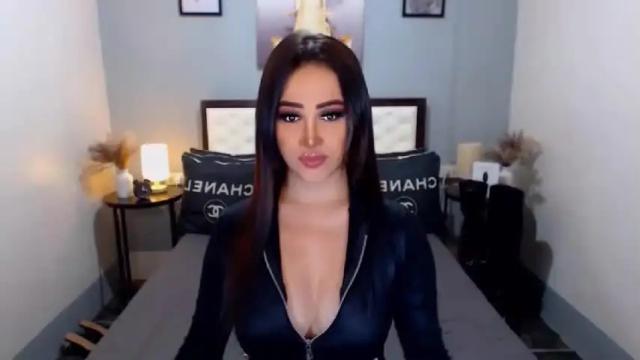 Image 6 of goddesscalieborga Stream on Chaturbate on 16 months ago