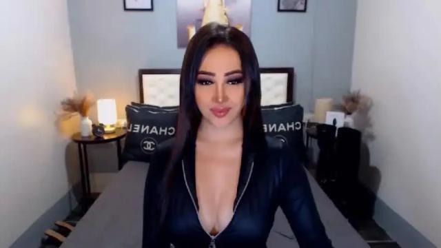 Image 7 of goddesscalieborga Stream on Chaturbate on 16 months ago