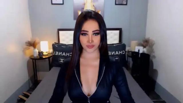 Image 8 of goddesscalieborga Stream on Chaturbate on 16 months ago