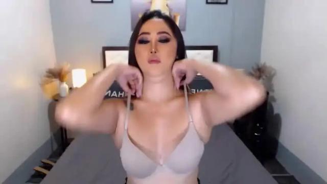 Image 10 of goddesscalieborga Stream on Chaturbate on 16 months ago