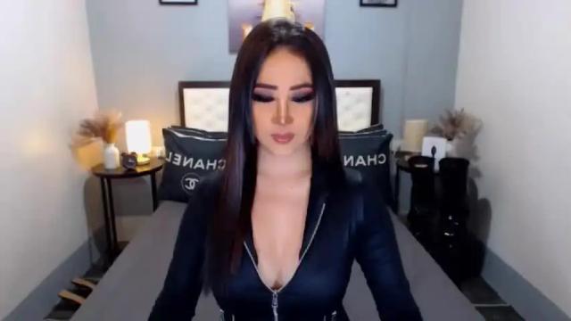 Image 3 of goddesscalieborga Stream on Chaturbate on 16 months ago