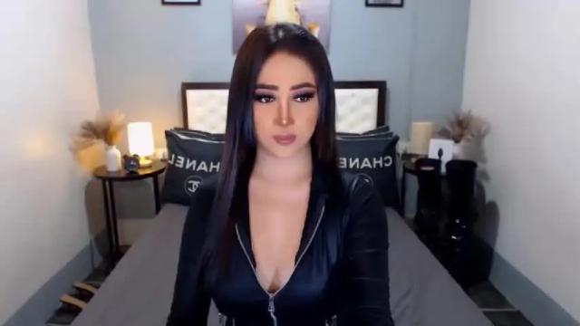 Image 7 of goddesscalieborga Stream on Chaturbate on 16 months ago