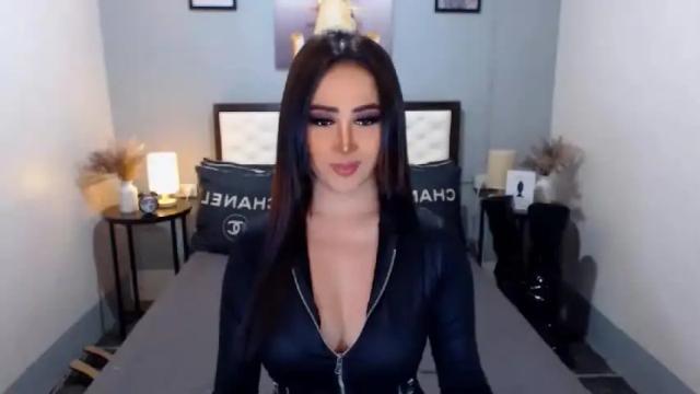 Image 10 of goddesscalieborga Stream on Chaturbate on 16 months ago