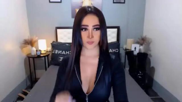 Image 2 of goddesscalieborga Stream on Chaturbate on 16 months ago