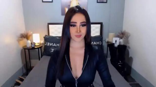 Image 3 of goddesscalieborga Stream on Chaturbate on 16 months ago