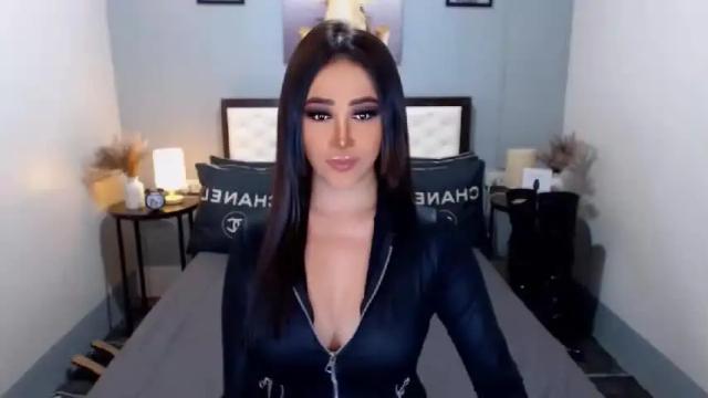 Image 12 of goddesscalieborga Stream on Chaturbate on 16 months ago