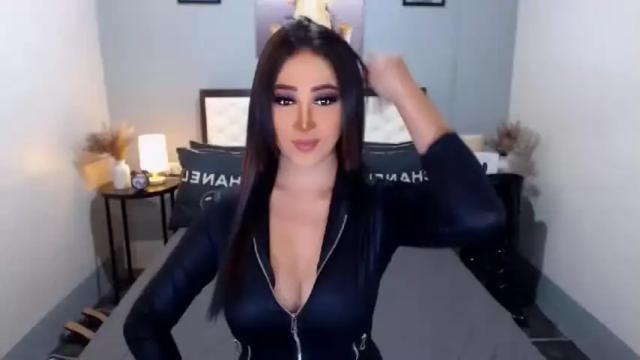 Image 3 of goddesscalieborga Stream on Chaturbate on 16 months ago