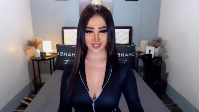 Image 10 of goddesscalieborga Stream on Chaturbate on 16 months ago