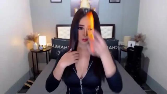 Image 2 of goddesscalieborga Stream on Chaturbate on 16 months ago