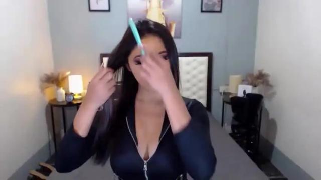 Image 8 of goddesscalieborga Stream on Chaturbate on 15 months ago