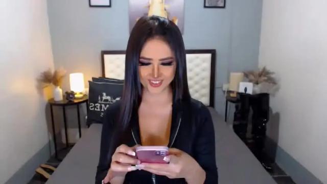 Image 8 of goddesscalieborga Stream on Chaturbate on 15 months ago