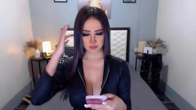Image 4 of goddesscalieborga Stream on Chaturbate on 15 months ago