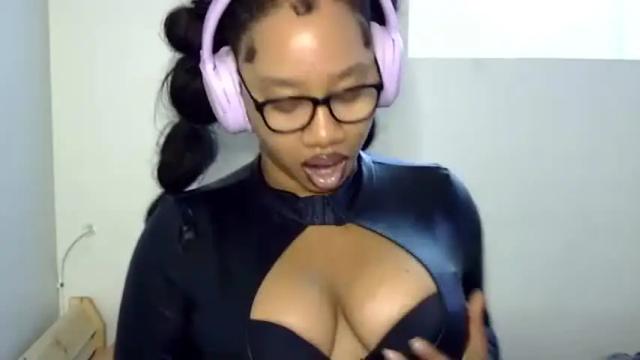Image 10 of goddessdaisysky Stream on Chaturbate on 1 month ago