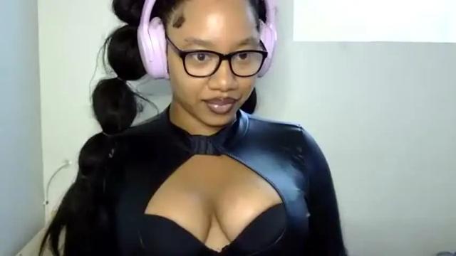 Image 3 of goddessdaisysky Stream on Chaturbate on 1 month ago