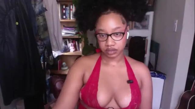 Image 2 of goddessdaisysky Stream on Chaturbate on 3 months ago