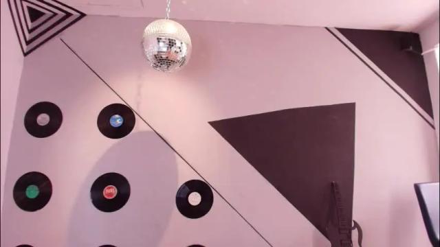 Image 2 of goddessjulieta Stream on Chaturbate on 1 month ago