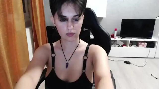 Image 3 of goddessmaeve Stream on Chaturbate on 13 months ago