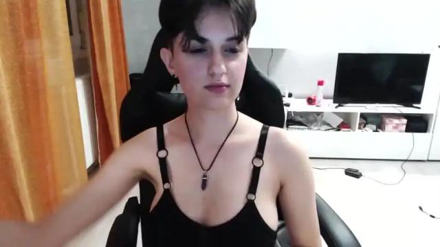 Image 7 of goddessmaeve Stream on Chaturbate on 13 months ago