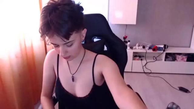 Image 3 of goddessmaeve Stream on Chaturbate on 13 months ago