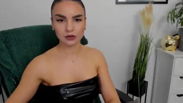 Image 4 of goddessmiaa Stream on Chaturbate on 15 months ago